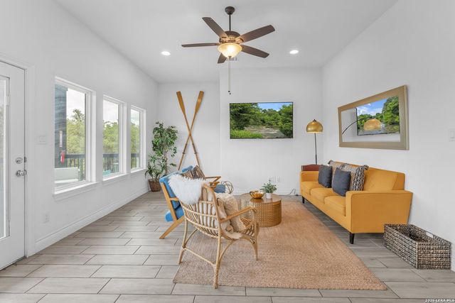 2488 Waterfront Park, Canyon Lake, TX 78133