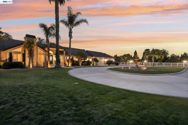 12755 Santa Teresa, San Martin, CA 95046