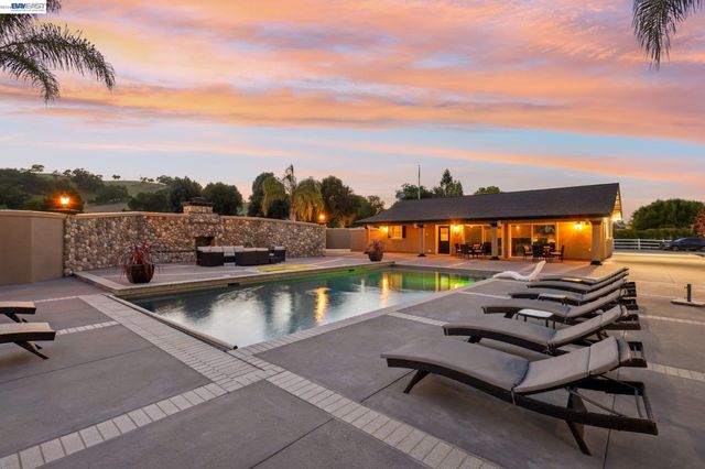 12755 Santa Teresa, San Martin, CA 95046