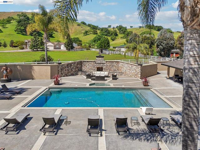 12755 Santa Teresa, San Martin, CA 95046