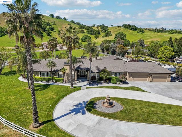 12755 Santa Teresa, San Martin, CA 95046