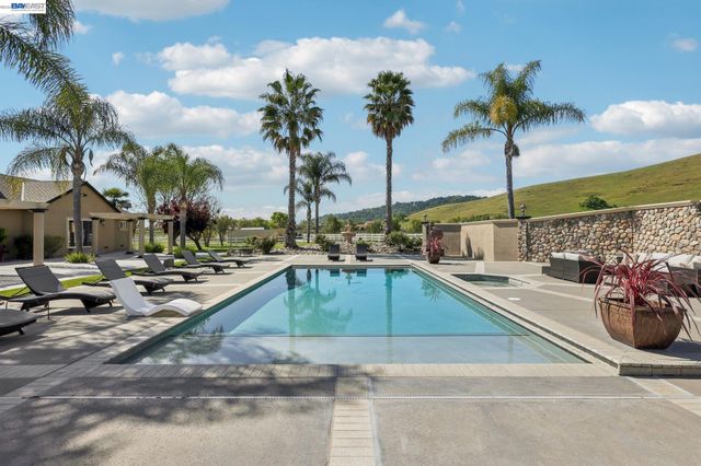 12755 Santa Teresa, San Martin, CA 95046