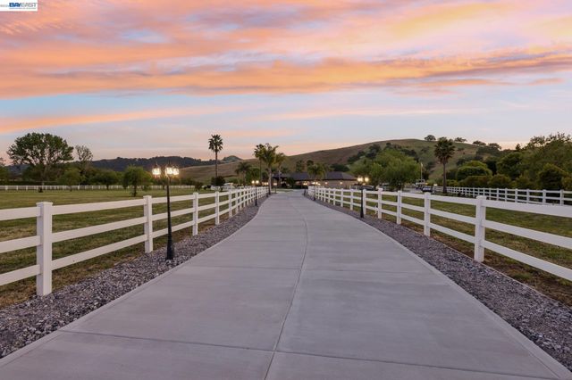 12755 Santa Teresa, San Martin, CA 95046