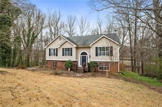 4710 Wheeler Creek Drive, Hoschton, GA 30548