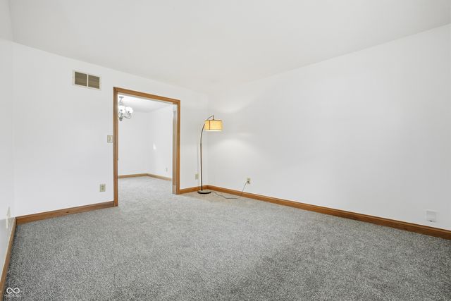 404 Tara Circle, Greenwood, IN 46142