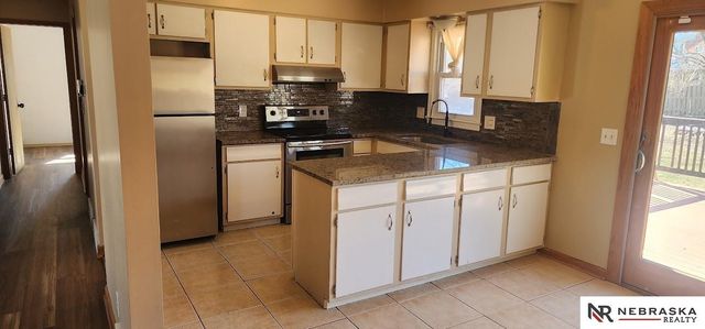 9335 Ellison Avenue, Omaha, NE 68134