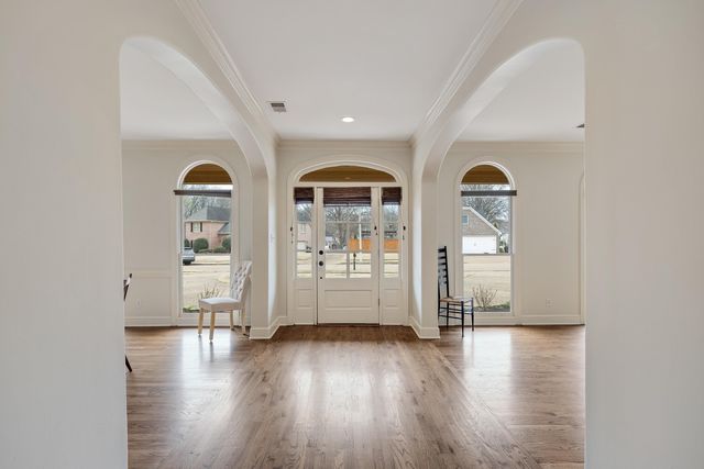 3406 S BIG WOODS CV, Collierville, TN 38017