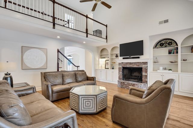 3406 S BIG WOODS CV, Collierville, TN 38017