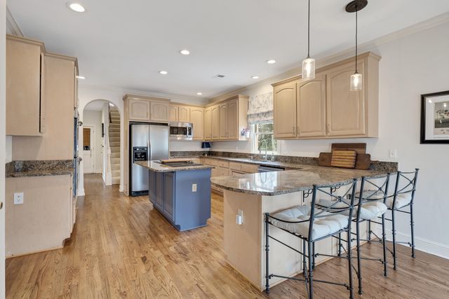 3406 S BIG WOODS CV, Collierville, TN 38017