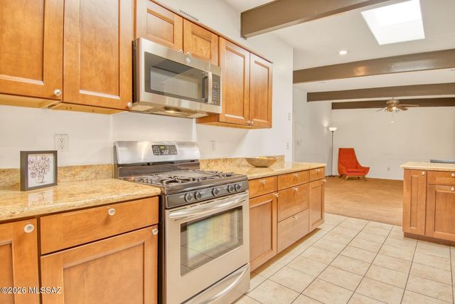 8700 E Placita Playa Avenue, Tucson, AZ 85715