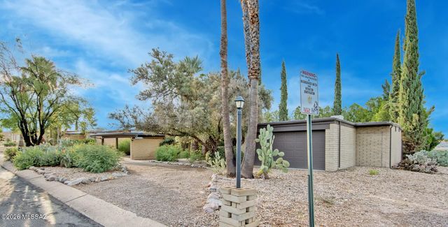 8700 E Placita Playa Avenue, Tucson, AZ 85715