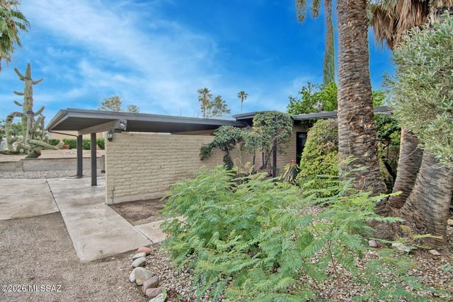 8700 E Placita Playa Avenue, Tucson, AZ 85715