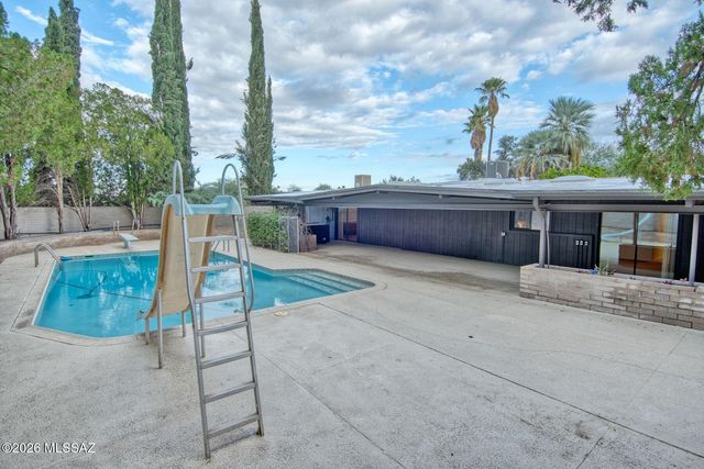8700 E Placita Playa Avenue, Tucson, AZ 85715