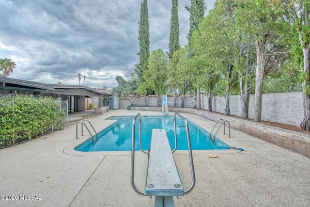 8700 E Placita Playa Avenue, Tucson, AZ 85715