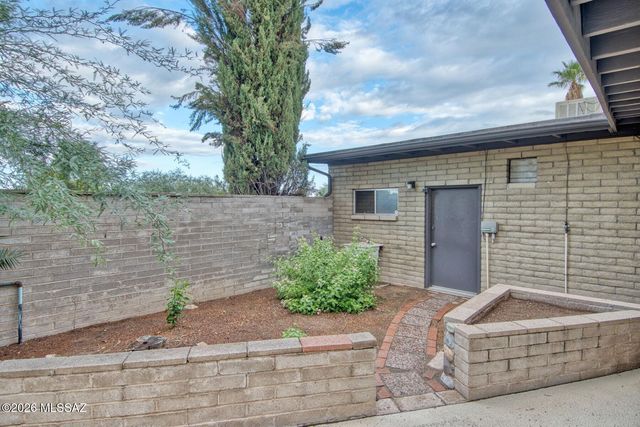 8700 E Placita Playa Avenue, Tucson, AZ 85715