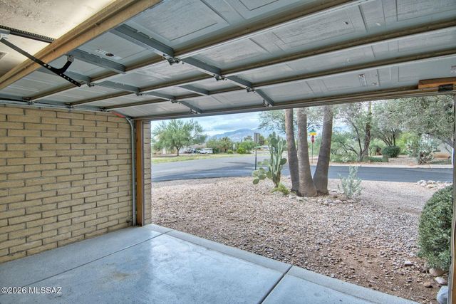 8700 E Placita Playa Avenue, Tucson, AZ 85715