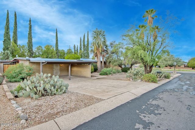8700 E Placita Playa Avenue, Tucson, AZ 85715