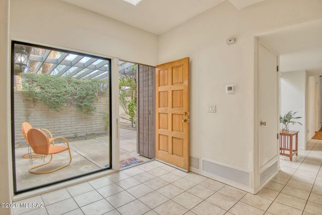 8700 E Placita Playa Avenue, Tucson, AZ 85715