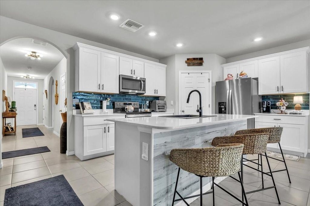 Image 5 of property listing at 25157 ALCAZAR, Punta Gorda, FL 33955