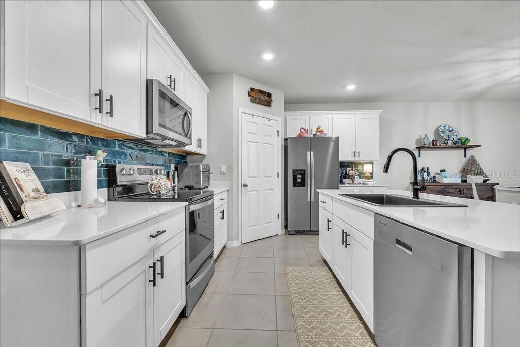 Image 7 of property listing at 25157 ALCAZAR, Punta Gorda, FL 33955