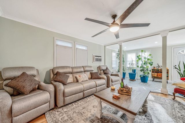 485 3rd Avenue, Bayport, NY 11705