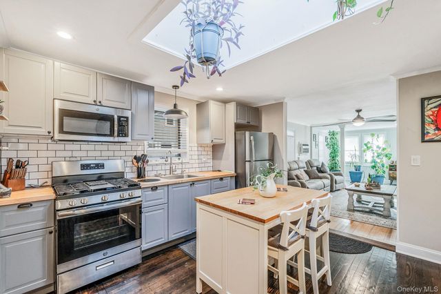 485 3rd Avenue, Bayport, NY 11705