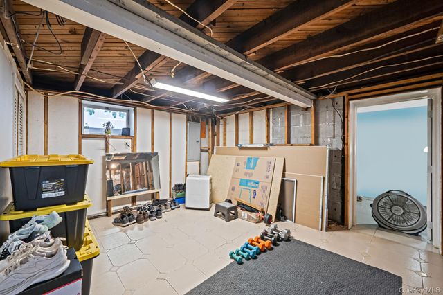 485 3rd Avenue, Bayport, NY 11705