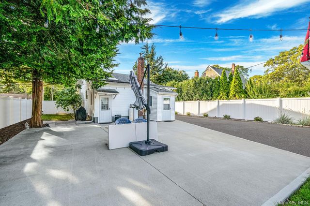 485 3rd Avenue, Bayport, NY 11705