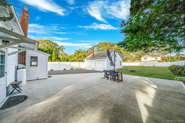 485 3rd Avenue, Bayport, NY 11705