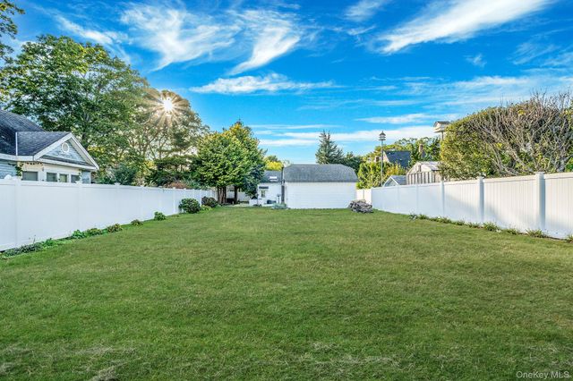 485 3rd Avenue, Bayport, NY 11705