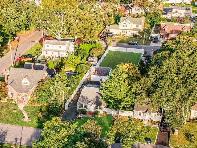 485 3rd Avenue, Bayport, NY 11705