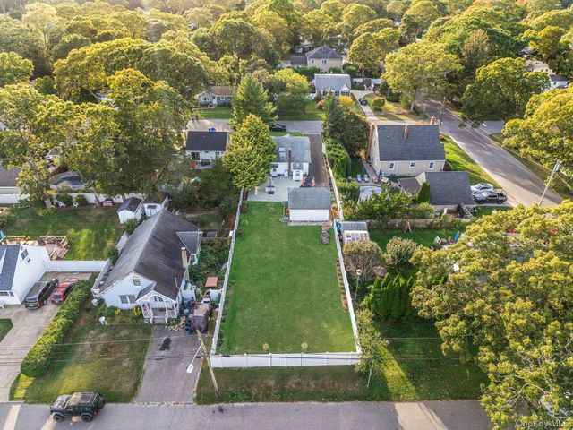 485 3rd Avenue, Bayport, NY 11705