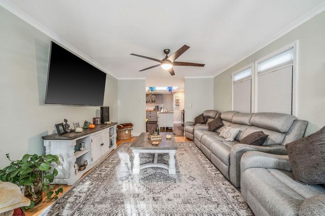 485 3rd Avenue, Bayport, NY 11705