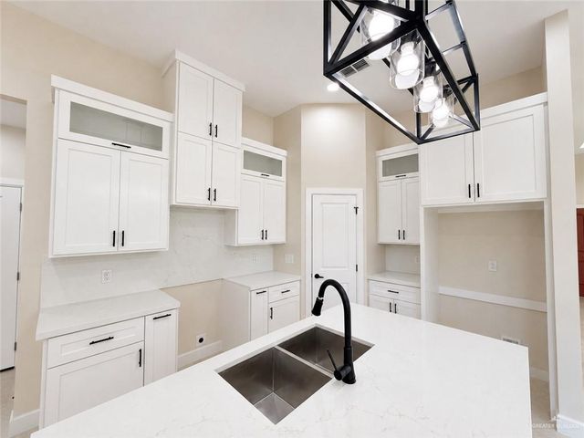 304 N Buena Vista Street, Penitas, TX 78576