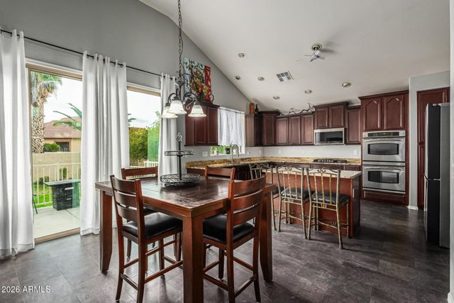 8606 W MORTEN Avenue, Glendale, AZ 85305