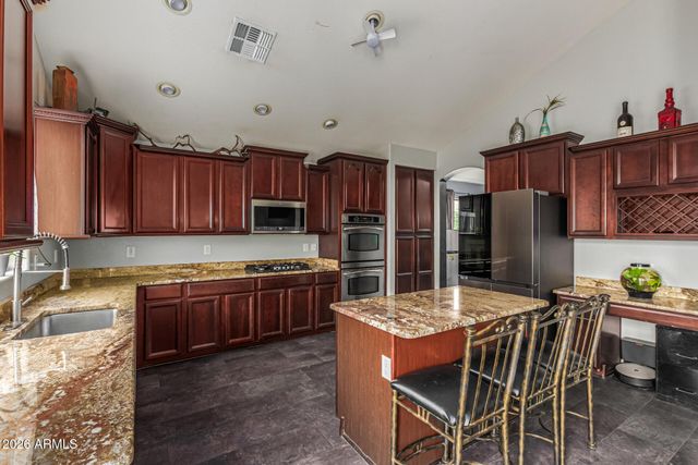 8606 W MORTEN Avenue, Glendale, AZ 85305