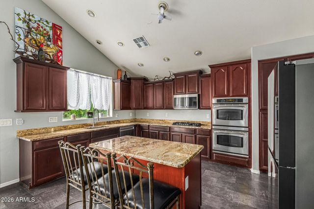 8606 W MORTEN Avenue, Glendale, AZ 85305