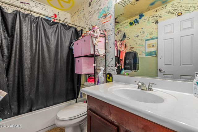 8606 W MORTEN Avenue, Glendale, AZ 85305