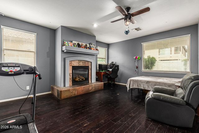 8606 W MORTEN Avenue, Glendale, AZ 85305