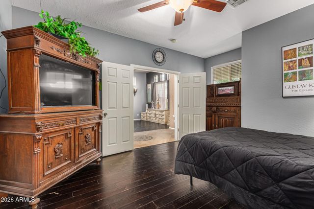 8606 W MORTEN Avenue, Glendale, AZ 85305