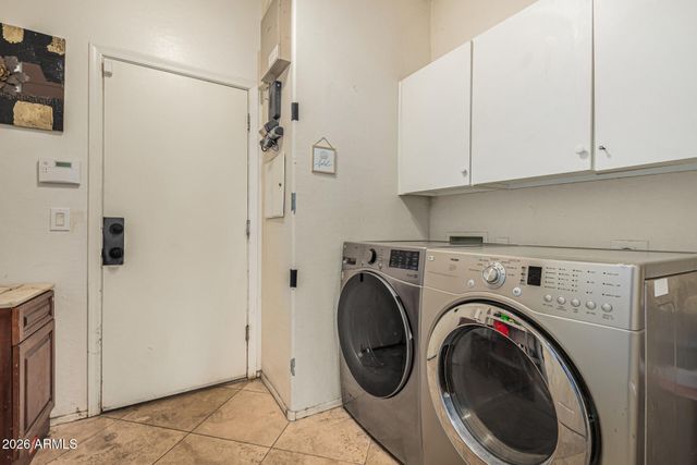 8606 W MORTEN Avenue, Glendale, AZ 85305