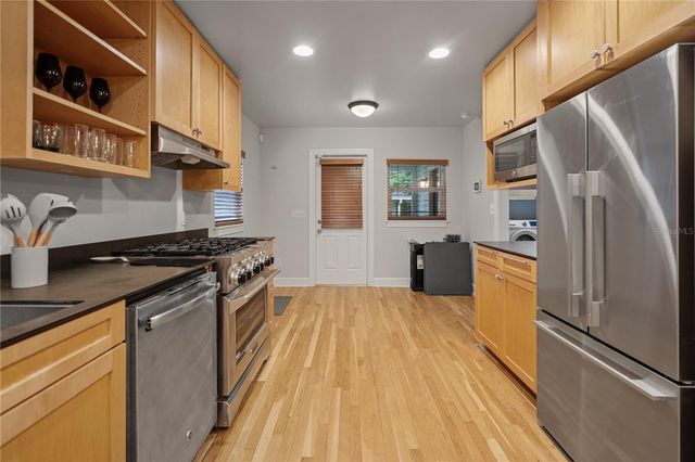 1017 NE 3RD AVENUE, Gainesville, FL 32601