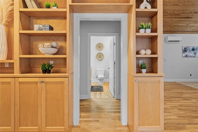 1017 NE 3RD AVENUE, Gainesville, FL 32601