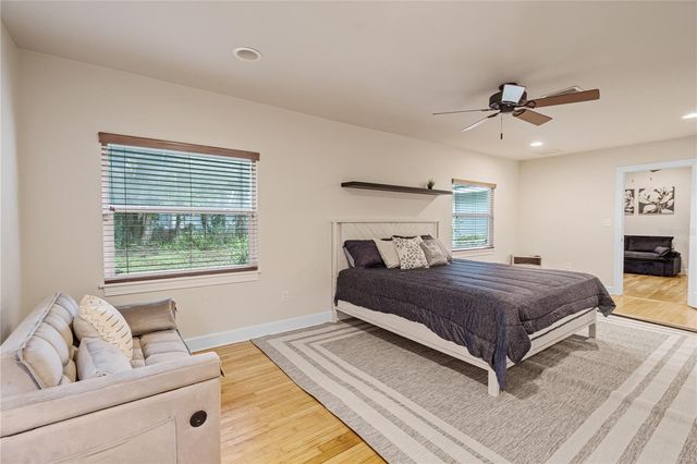 1017 NE 3RD AVENUE, Gainesville, FL 32601