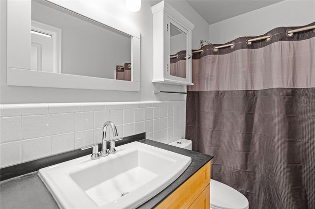 1017 NE 3RD AVENUE, Gainesville, FL 32601