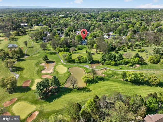 250 MEADOW RIDGE DR, Shepherdstown, WV 25443