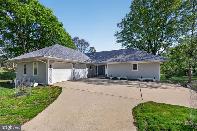 250 MEADOW RIDGE DR, Shepherdstown, WV 25443