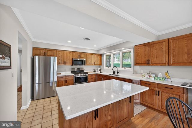 250 MEADOW RIDGE DR, Shepherdstown, WV 25443