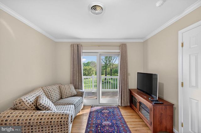 250 MEADOW RIDGE DR, Shepherdstown, WV 25443