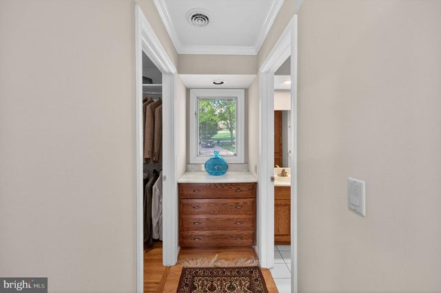 250 MEADOW RIDGE DR, Shepherdstown, WV 25443